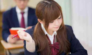 Học sinh Nhật Bản phải chứng minh màu tóc của mình nâu tự nhiên, nếu không sẽ phải nhuộm đen trở lại để đáp ứng yêu cầu "đồng phục tóc đen" của nhà trường (Ảnh: Japan Today).