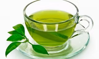 Uống 1 ly trà xanh giúp nam giới tăng cường sinh lý nhưng lạm dụng lại 'rước họa vào thân'