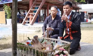 Lễ hội mừng cơm mới của đồng bào dân tộc Khơ Mú
