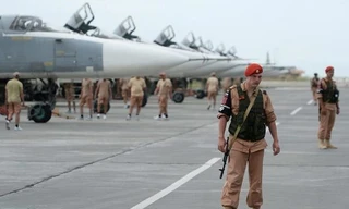 Các binh sĩ Nga tại căn cứ không quân Khmeimim ở Syria. Ảnh: Reuters