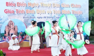 Giao lưu biểu diễn nghệ thuật dân gian dân tộc Chăm 