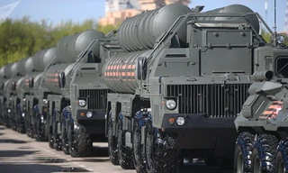 Hệ thống tên lửa phòng không S-400. Ảnh: Sputnik