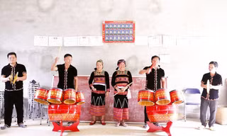 Lào Cai đã triển khai rất nhiều các lớp dạy và bảo tồn và lưu giữ văn hoá truyền thống các dân tộc ít người trên địa bàn