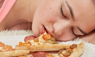 Vừa ăn no chớ dại làm những việc này kẻo rút ngắn tuổi thọ, chẳng mấy chốc mà ‘đoản mệnh’