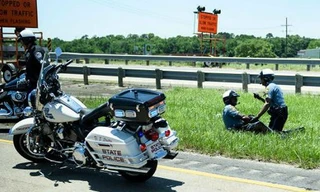 Các viên cảnh sát không bị thương tích nghiêm trọng