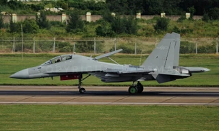Lộ diện máy bay tác chiến điện tử J-16D của Trung Quốc, đối thủ của Boeing EA-18G