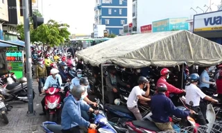 Ùn tắc trong ngày tái phong tỏa Gò Vấp