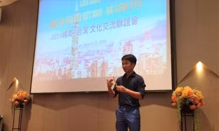 Anh Nguyễn Văn Mão giới thiệu ống hút tre tại Đài Loan (Trung Quốc) tháng 3/2019.