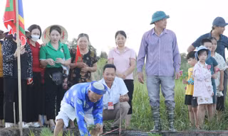 Độc đáo lễ hội xuống đồng ở Quảng Ninh