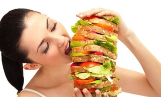 Những thực phẩm ‘phá hủy’ đường ruột cực nhanh mà nhiều người Việt nghiện ăn 'mê mẩn'