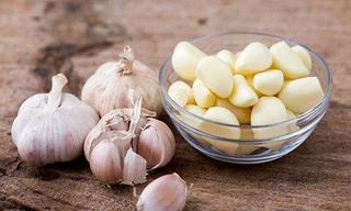 Tỏi cực tốt nhưng sẽ thành ‘cực độc’ nếu phạm phải những điều này khi ăn