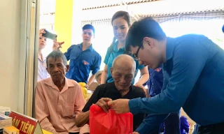 Hành trình tình nguyện đem niềm vui đến cho người dân Hà Tĩnh