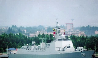 Tàu khu trục Hohhot thuộc lớp Type 052D của Trung Quốc. 