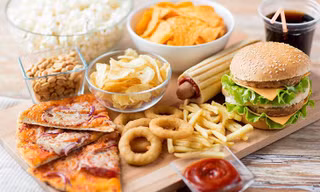 Những thực phẩm nhiều người mê nhưng khiến trí nhớ của bạn suy giảm nghiêm trọng