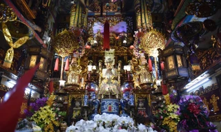 Vào ngõ sâu phố cổ Hà Nội, khám phá những di tích ít người biết