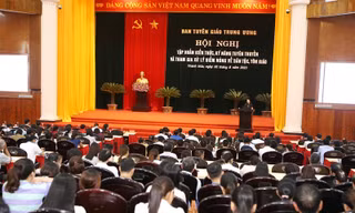Nâng cao kiến thức, kỹ năng tuyên truyền và tham gia xử lý điểm nóng về dân tộc, tôn giáo