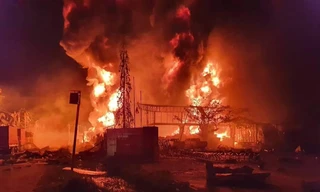 Nổ lớn, cháy lan rộng tại nhà máy hóa chất ở Thái Lan, nhiều người bị thương