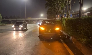 Chạy xe máy ngược chiều trong làn ô tô, thanh niên bị tông tử vong