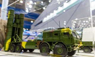 Ukraine ra mắt hệ thống phòng không SD-300 có thể đánh chặn tên lửa đạn đạo 