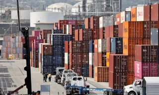 Cảng hàng hóa Long Beach, Mỹ. (Ảnh: THX/TTXVN)