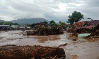 Lũ lụt và sạt lở tại huyện Đông Flores, Indonesia. (Ảnh: Cơ quan Quản lý thảm họa Đông Flores)