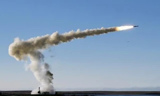 Hệ thống Bastion-P Nga khai hỏa trong một cuộc diễn tập. Ảnh: Bộ Quốc phòng Nga