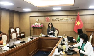 Thứ trưởng Bộ GD&ĐT Ngô Thị Minh phát biểu tại Hội nghị