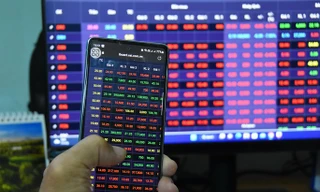 Khối ngoại 'xả' hàng ồ ạt, 1.500 điểm đi vào dĩ vãng