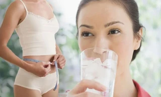 ‘Thời điểm vàng’ uống nước giúp giảm cân nhanh chóng, ‘thổi bay’ mỡ bụng hiệu quả