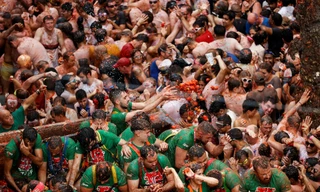 ‘Đại chiến cà chua’ nhuộm đỏ thị trấn Tây Ban Nha