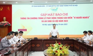 Ông Nguyễn Sỹ Trường - Phó Chủ tịch Ủy ban MTTQ Việt Nam thành phố Hà Nội thông tin tới báo chí về Chương trình lễ phát động Tháng cao điểm "Vì người nghèo" và an sinh xã hội năm 2022
