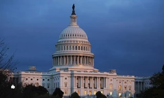 Nhà Trắng bị phong tỏa khẩn cấp vào tối 26/11( giờ Việt Nam). Ảnh: KKTV 