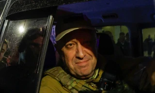 Lãnh đạo tập đoàn Wagner Yevgeny Prigozhin ở Rostov-on-Don ngày 24/6. Ảnh: Reuters