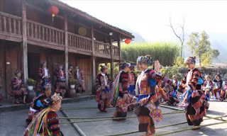 Đồng bào Lô Lô măc trang phục truyền thống trong ngày hội