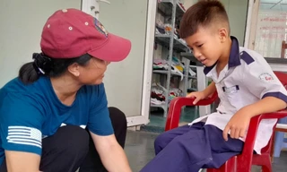 Cửa hàng đặc biệt ở khu nhà giàu TP.HCM, người nghèo vào mua liên tục