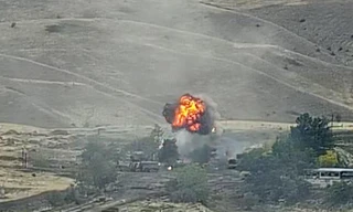 Azerbaijan phóng loạt máy bay không người lái tự sát vào khu vực Nagorno-Karabakh