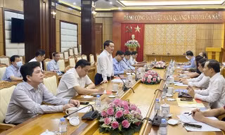 Bộ trưởng, Chủ nhiệm UBDT Hầu A Lềnh phát biểu tại buổi làm việc với Tỉnh ủy, UBND tỉnh Bắc Giang.
