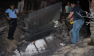 Một mảnh của tên lửa rơi xuống đảo Síp. Ảnh: Twitter