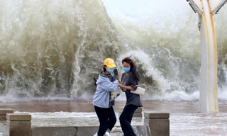 Mưa lũ kinh hoàng tàn phá Trung Quốc