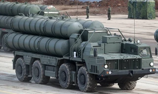 Hệ thống tên lửa phòng không S-400. Ảnh: Tass