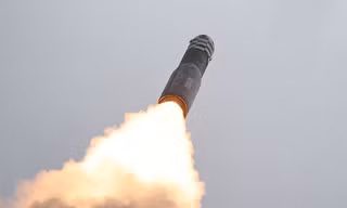 Tên lửa đạn đạo liên lục địa (ICBM) Hwasong-18 mà Triều Tiên đã phóng vào ngày 12 tháng 7 năm 2023. Ảnh: KCNA