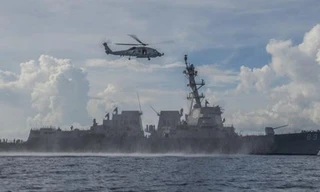 Tàu khu trục USS Mustin. Ảnh: US Navy