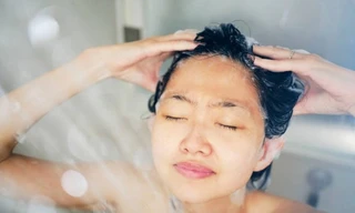 Những sai lầm khi chăm sóc tóc mùa đông khiến tóc khô và xơ, rụng 'nhiều kinh khủng'