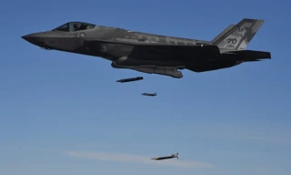 Xem tiêm kích F-35 của Hà Lan rải 16 quả bom trong cuộc thử nghiệm
