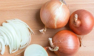 Hành tây tránh ăn chung với những thực phẩm này kẻo sinh sỏi mật, thậm chí mù lòa