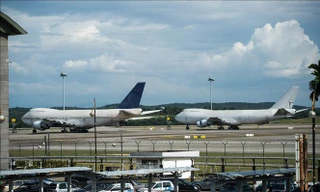 Khí lạ 'tấn công' nhiều người ở sân bay Kuala Lumpur 