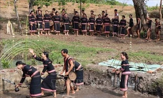 Lễ cúng Giọt nước của người Jrai ở Tây Nguyên. Ảnh: Hồng Điệp - TTXVN