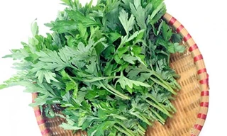 Tác dụng phụ đáng sợ của rau ngải cứu, biết mà tránh kẻo 'hại đủ đường'