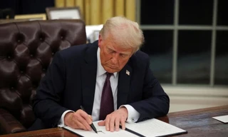 THẾ GIỚI 24H: Tổng thống Mỹ Trump gia hạn lệnh trừng phạt Nga thêm 12 tháng