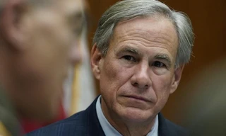 Thống đốc bang Texas Greg Abbott. Ảnh: AP.